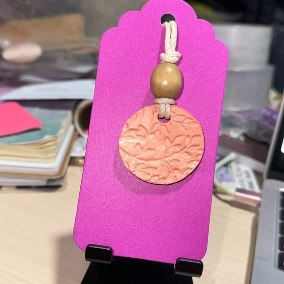 Clay floral necklace handmade 1” circle NEW - Picture 2 of 3